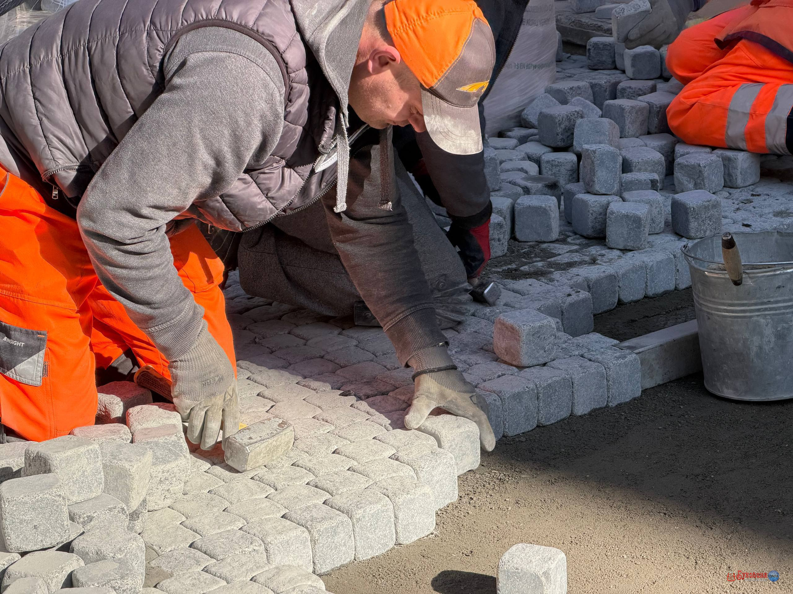 У Чернівцях відновили ремонт на вулиці Заньковецької