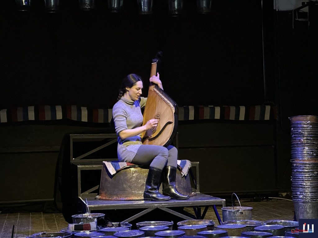 У Чернівецькому драмтеатрі презентували виставу про травми поколінь «Буна»